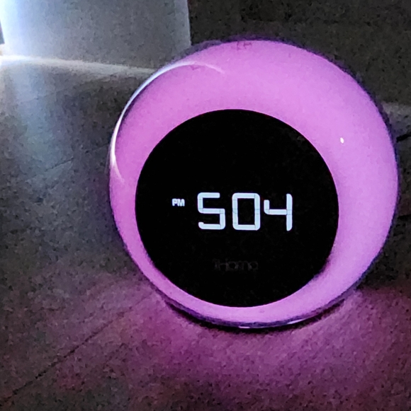 iHome Bluetooth Digital Alarm Clock - Picture 12 of 16